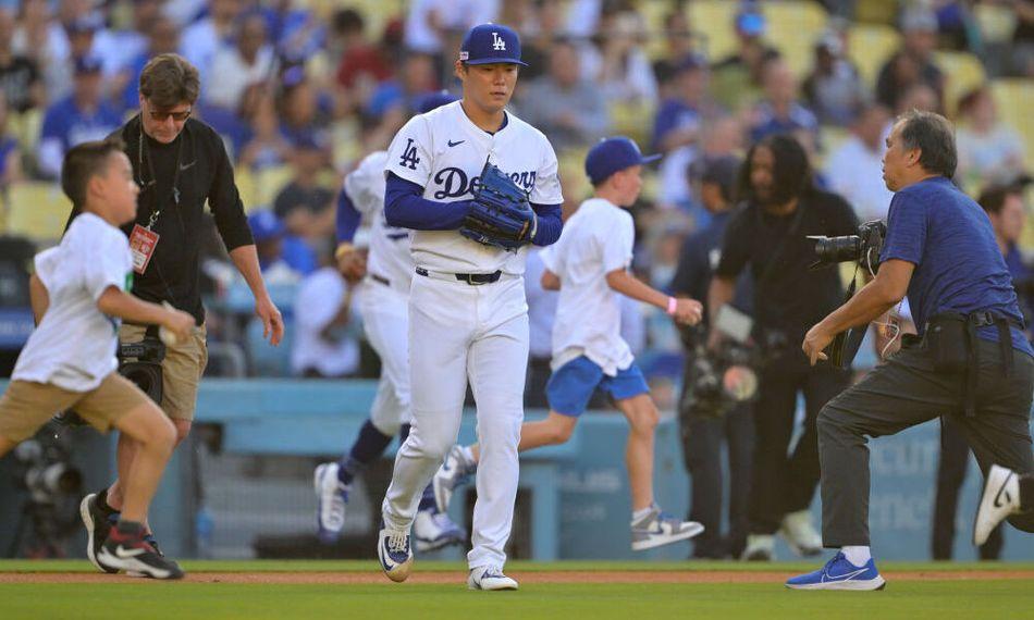 [MLB 뉴스] LA 다저스 야마모토, '삼두근 부상'으로 2이닝 만에 교체