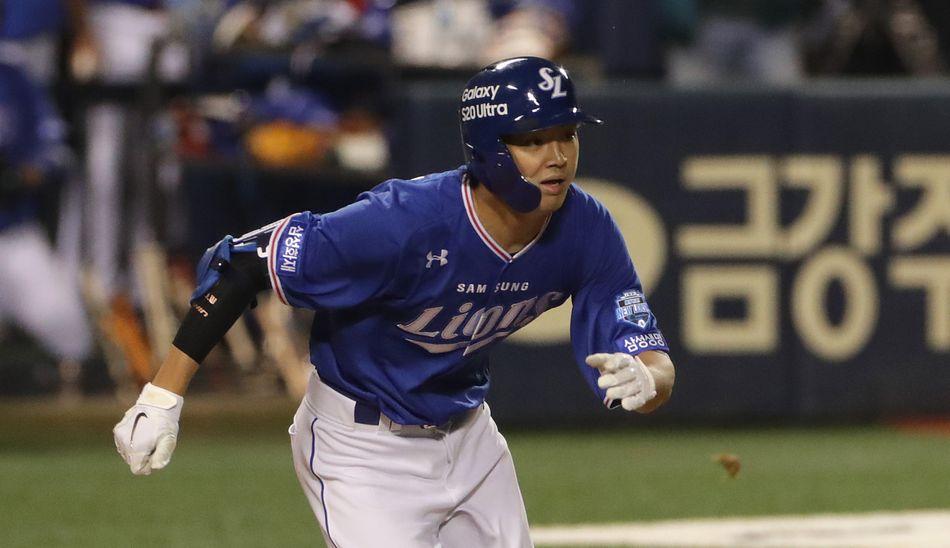 [KBO 뉴스] '무릎 인대 부상' 구자욱, 3·4차전 결장...재활 치료 위해 일본행