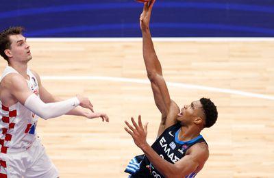 [NBA 뉴스] “역시 괴인!” 아데토군보, 유로바스켓 첫 경기에서 그리스 승리로 이끌어